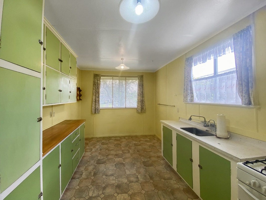 21 Dampier Avenue, Awapuni, Palmerston North - Carousel 2