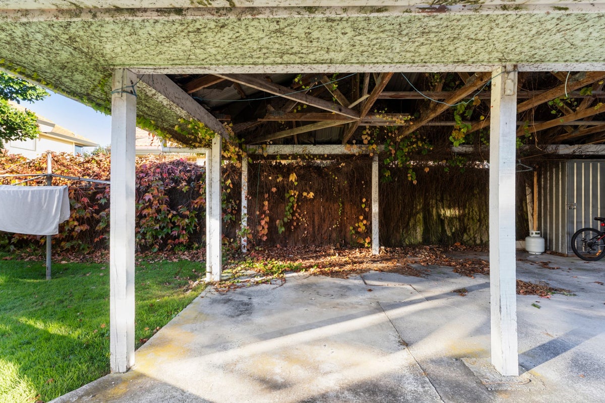1/2 Bowling Avenue, Epsom, Auckland - Carousel 15