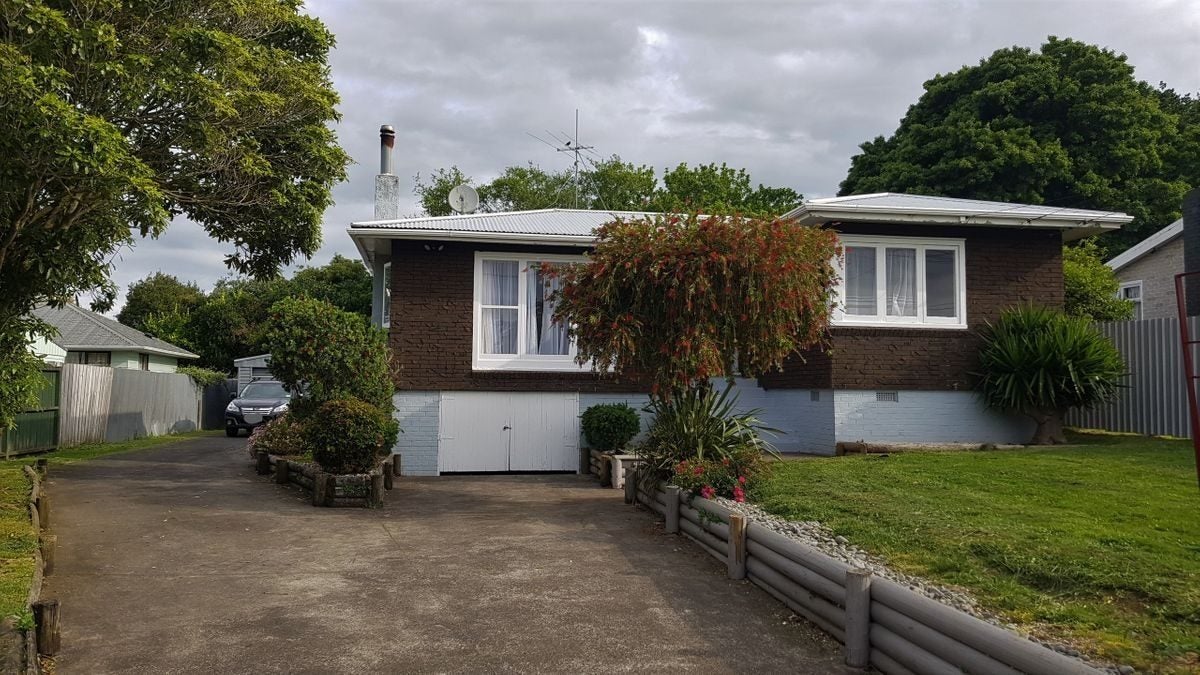 55 Tawa Crescent, Manurewa, Auckland - Carousel 1