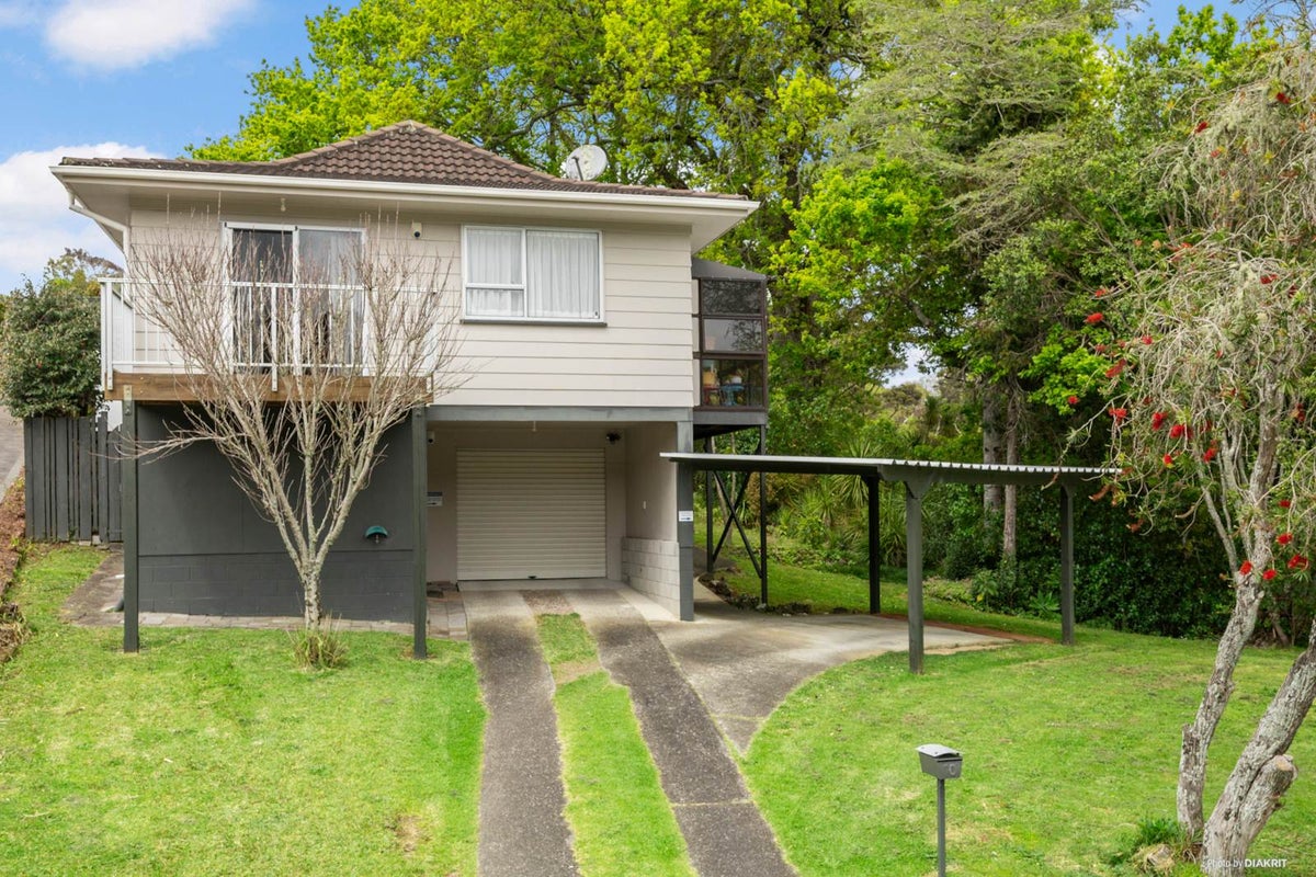 10 Embassy Place, Glenfield, Auckland - Carousel 1