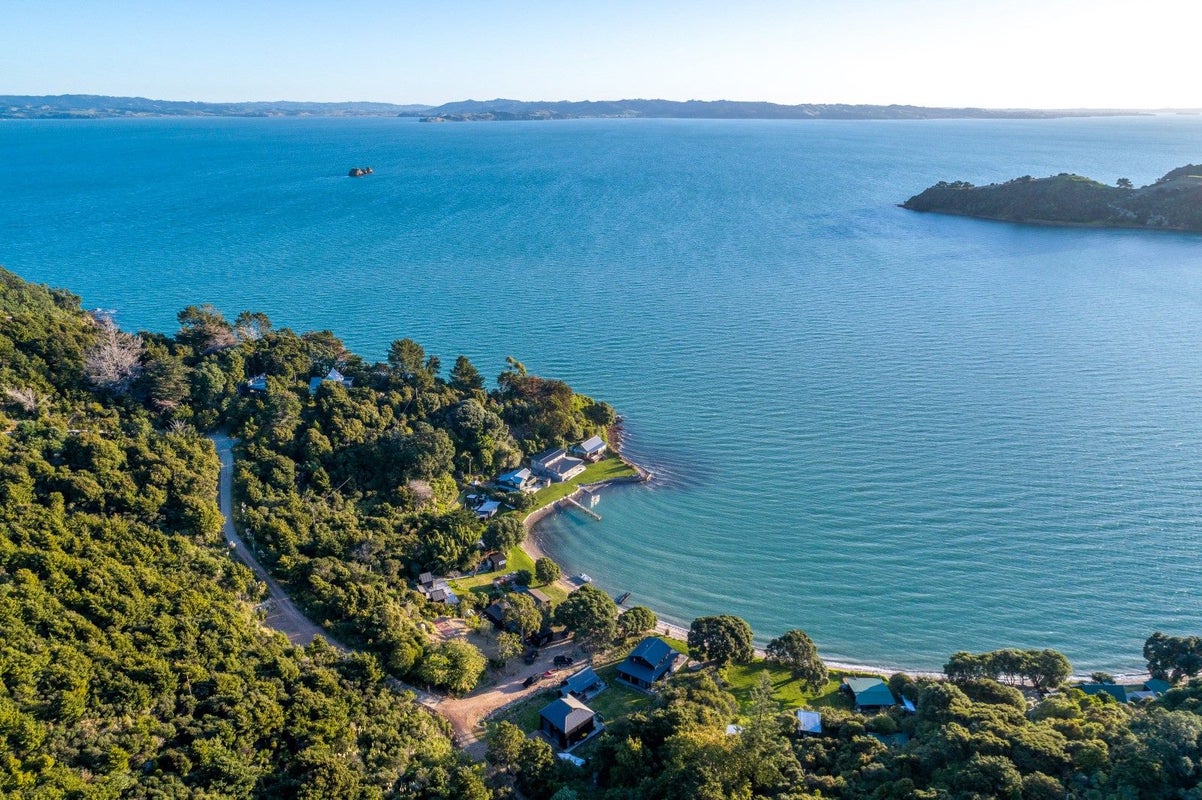 111 Hunterville Road, Waiheke Island, Waiheke Island - Carousel 2