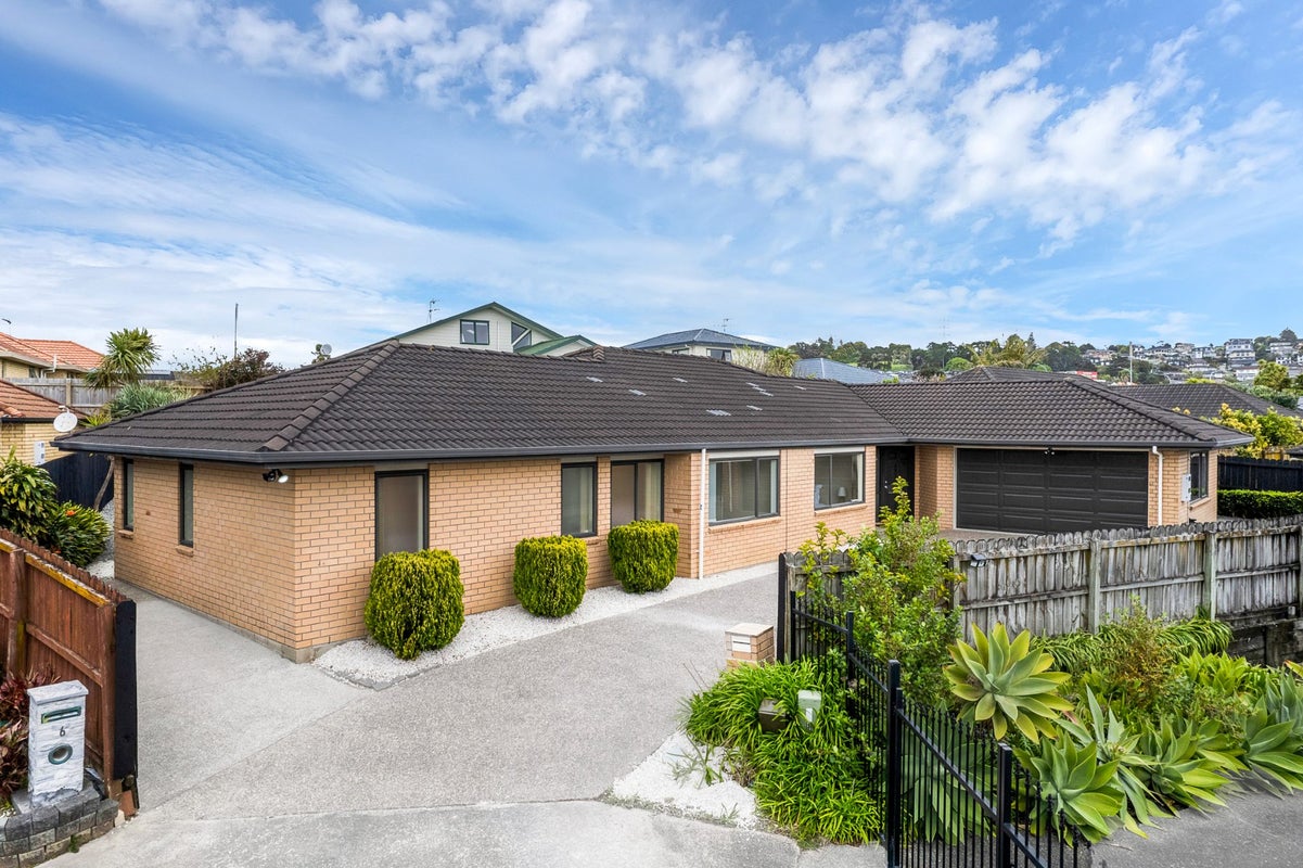 8 Bokeen Lane, Flat Bush, Auckland - Carousel 1