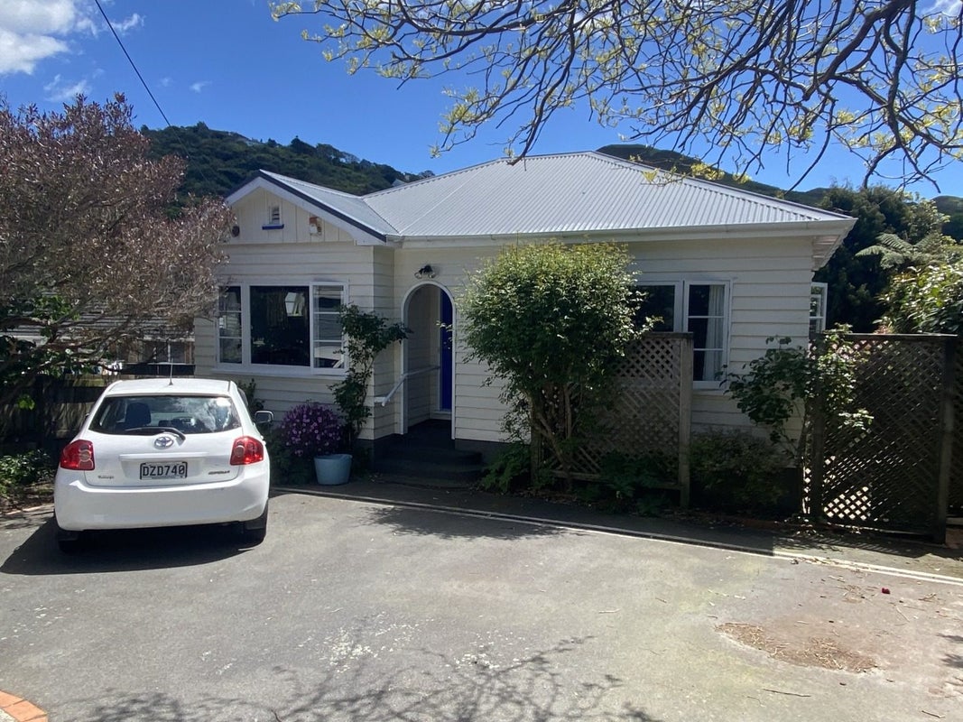 8 Kenya Street, Ngaio, Wellington - Carousel 1