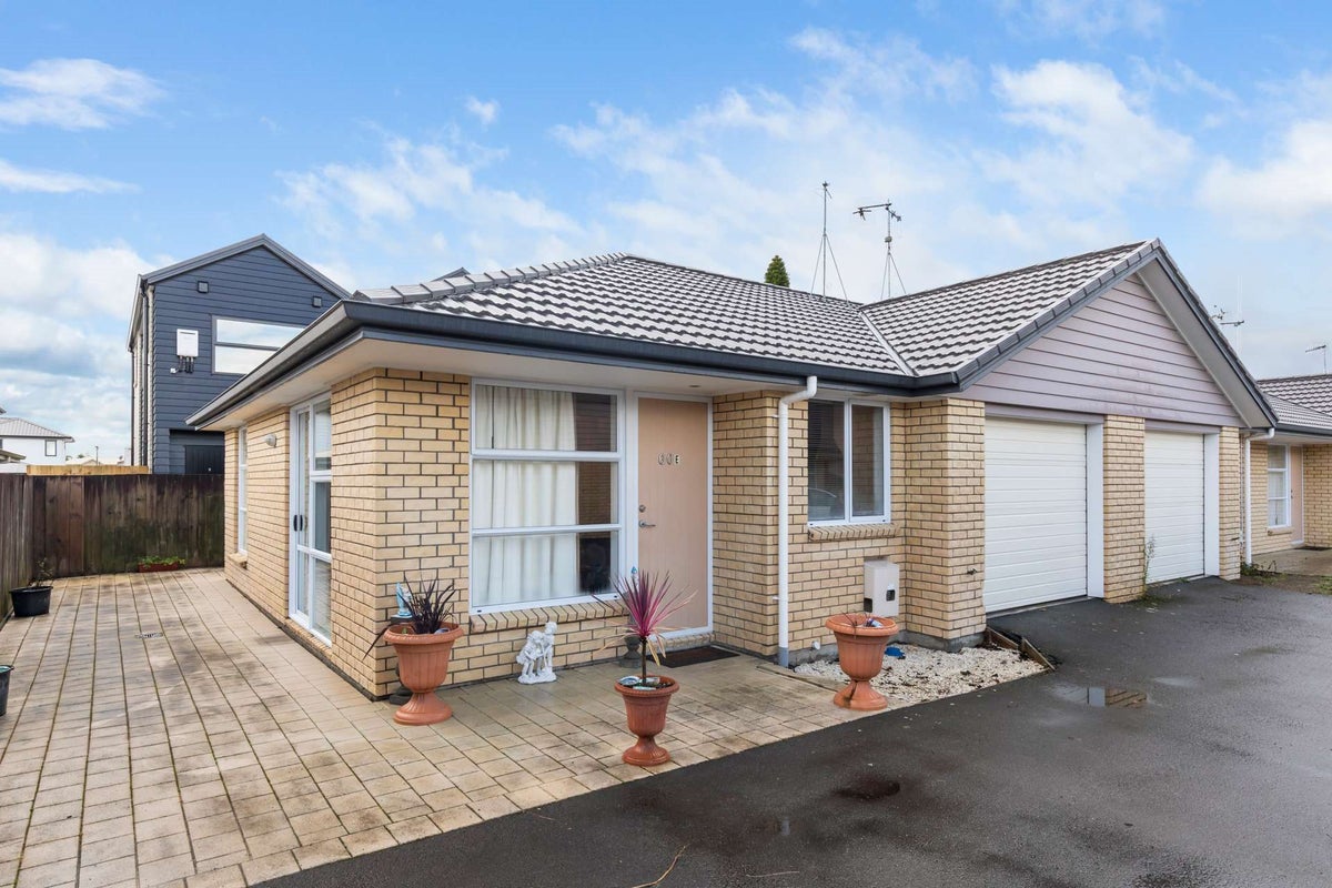 60E Campbell Street, Frankton, Hamilton - Carousel 1