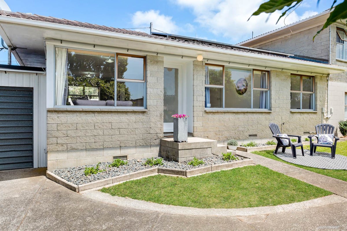 2/73 College Road, Northcote, Auckland - Carousel 1