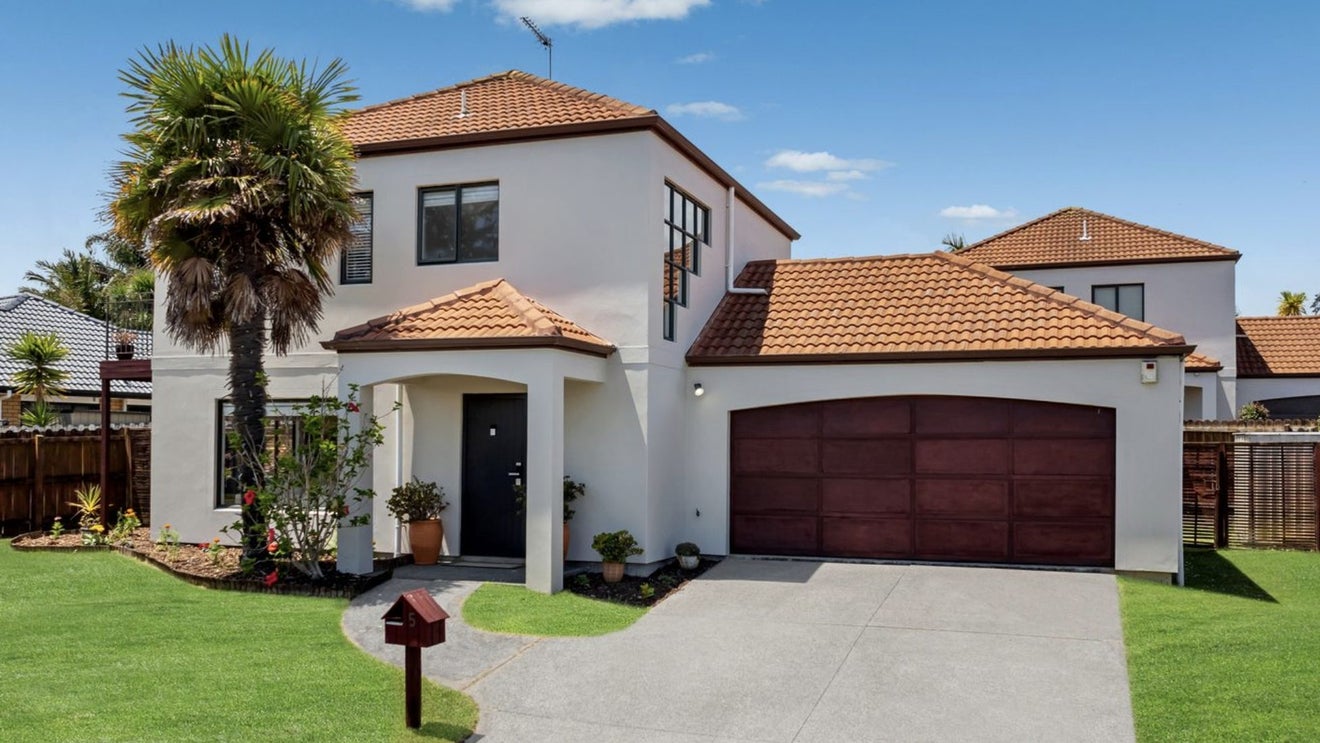 5A Nad Place, East Tamaki Heights, Auckland - Carousel 1