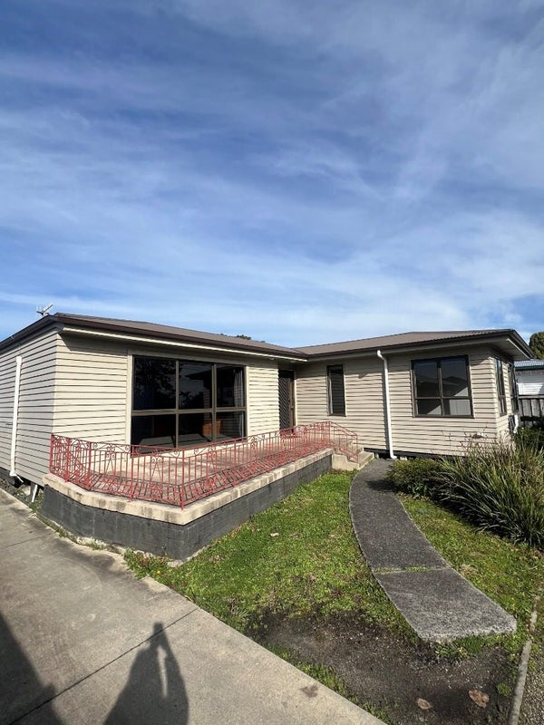 31 Collins Road, Melville, Hamilton - Carousel 2