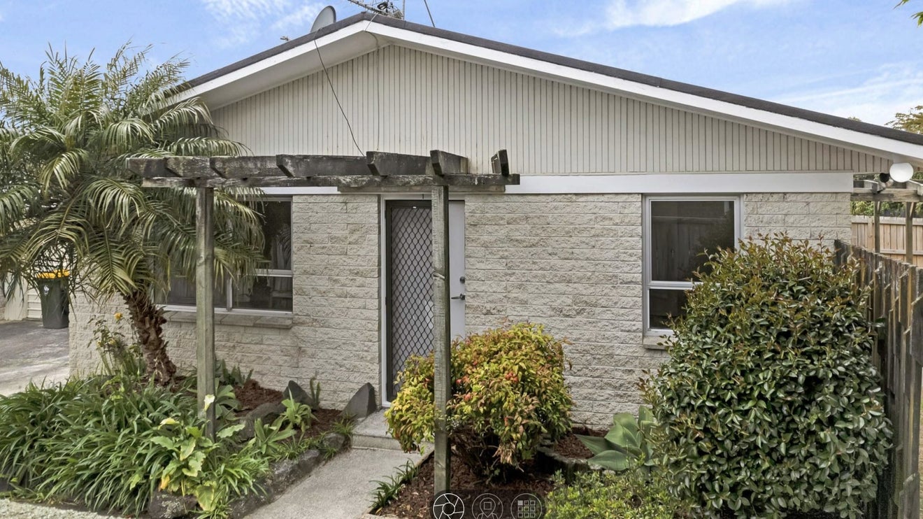 1/11 Chip Grove, Sunnyhills, Auckland - Carousel 1