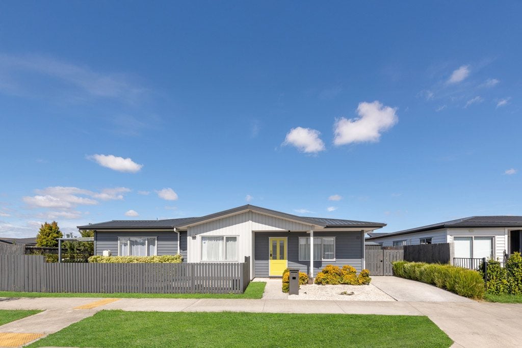9 Whareatua Avenue, Takanini, Auckland - Carousel 1