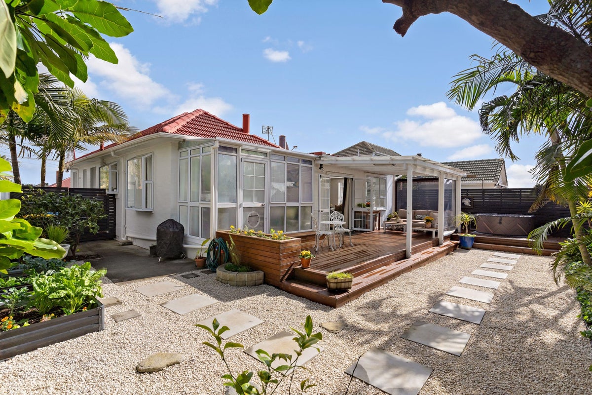 45 Oakley Avenue, Waterview, Auckland - Carousel 1