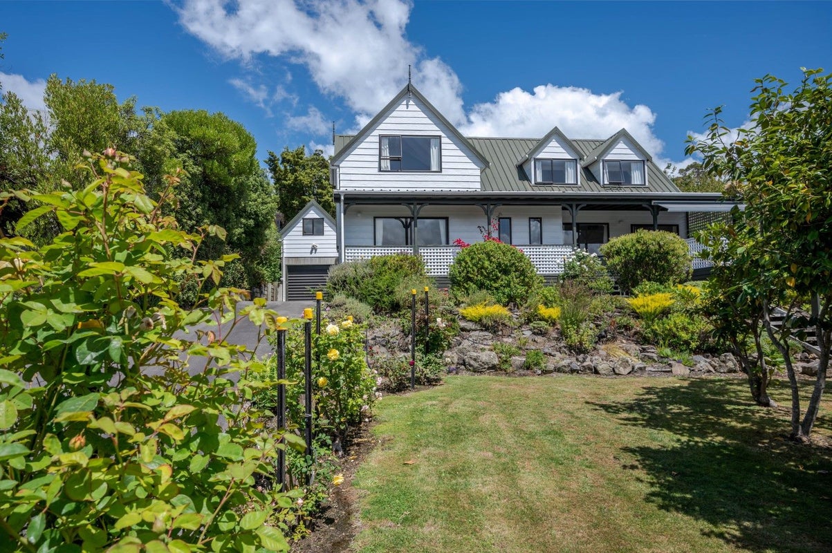 16 Aylmers Valley Road, Akaroa, Akaroa - Carousel 1