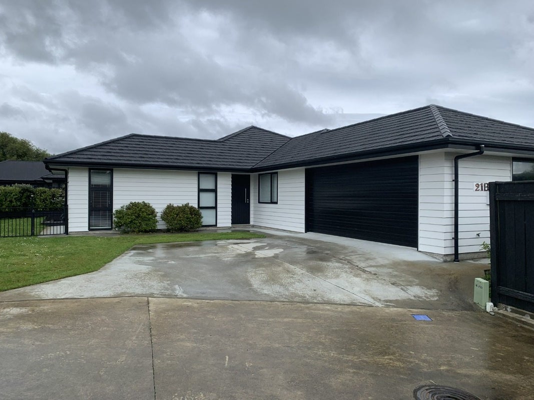 21B Chestnut Close, Kelvin Grove, Palmerston North - Carousel 1
