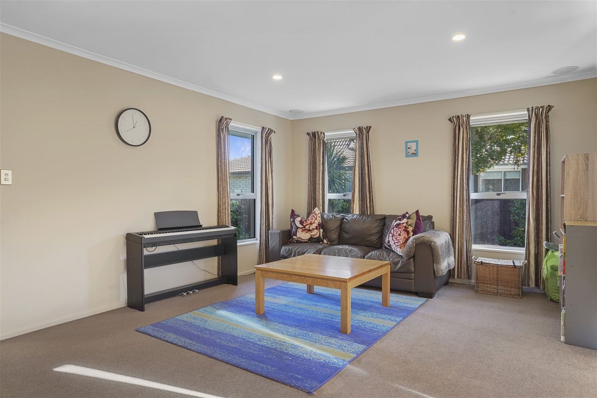 46 Sarabande Avenue, Redwood, Christchurch - Carousel 2
