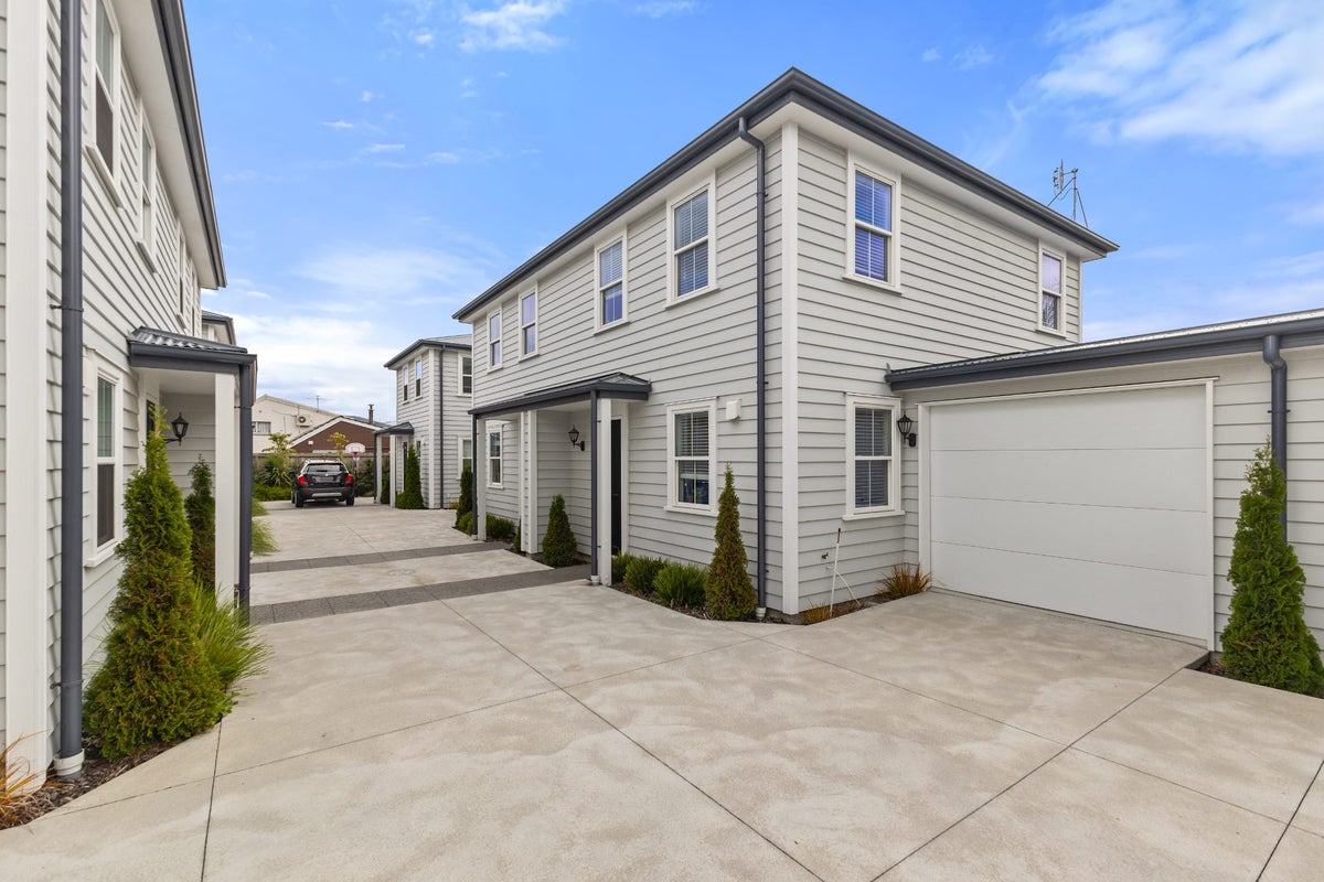 2/24 Devon Street, Sydenham, Christchurch - Carousel 1