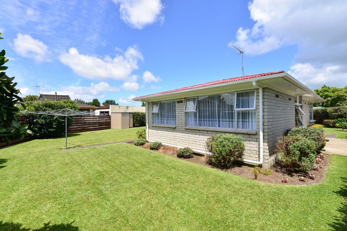 54 Orchard Avenue, Enderley, Hamilton - Carousel 2