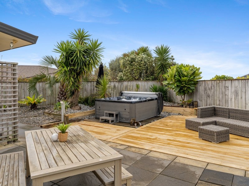 11 Te Ropata Place, Waikanae Beach, Waikanae - Carousel 2