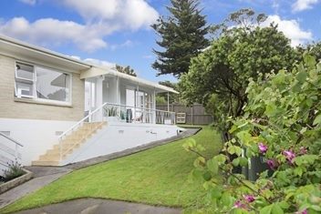 2/44 O'halloran Road, Howick, Auckland - Carousel 1