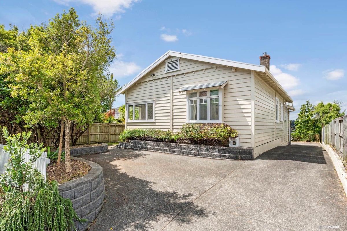 686 Sandringham Road, Sandringham, Auckland - Carousel 1
