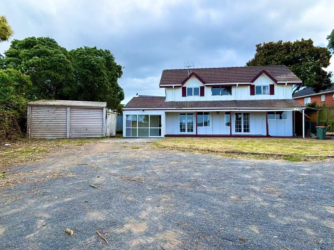 5 Ancona Lane, Goodwood Heights, Auckland - Carousel 1