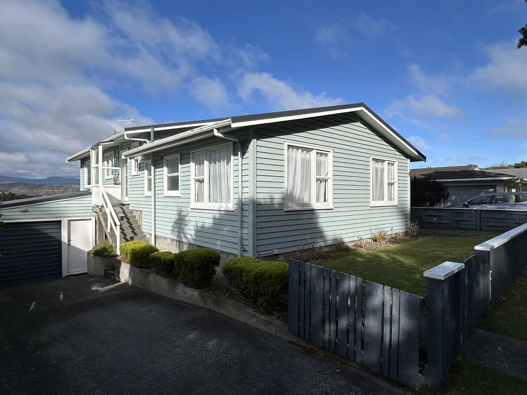 74 Akaroa Drive, Maupuia, Wellington - Carousel 1