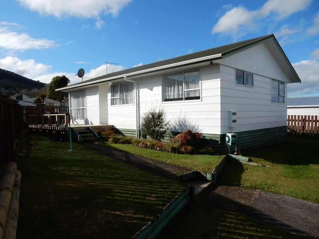 9A Amethyst Place, Pukehangi, Rotorua - Carousel 1
