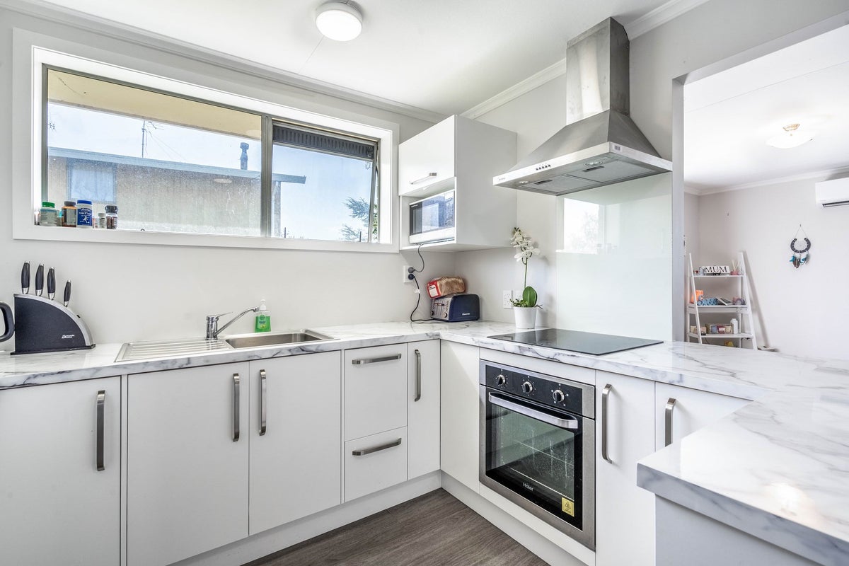 32 Dundee Place, Strathern, Invercargill - Carousel 2