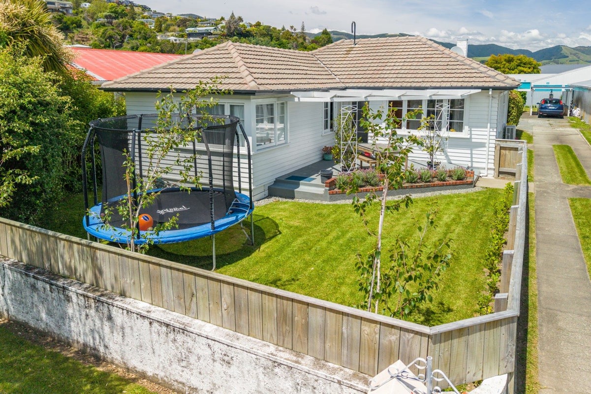 1/9 Green Street, Tahunanui, Nelson - Carousel 1