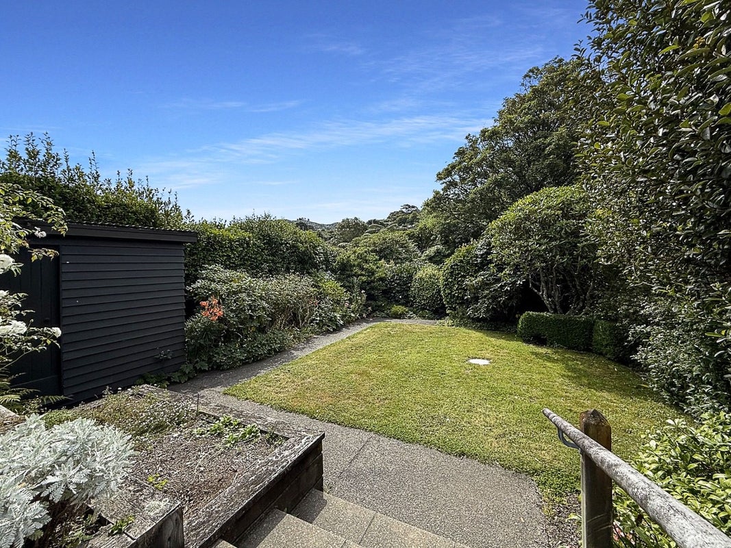 42A Friend Street, Karori, Wellington - Carousel 11