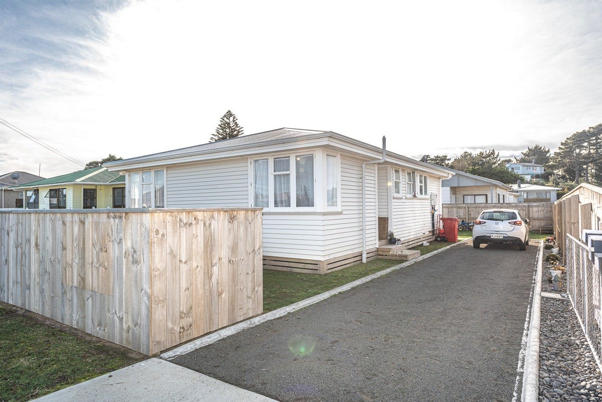74 Cornfoot street, Castlecliff, Wanganui - Carousel 1