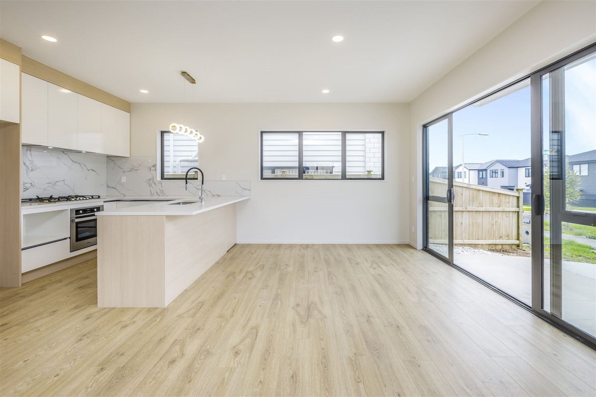11A Ascent Street, Flat Bush, Auckland - Carousel 1