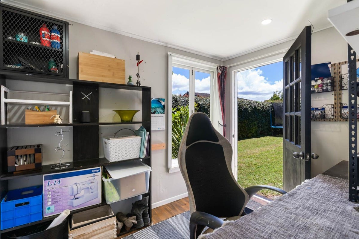 2/57 Solar Road, Glen Eden, Auckland - Carousel 29
