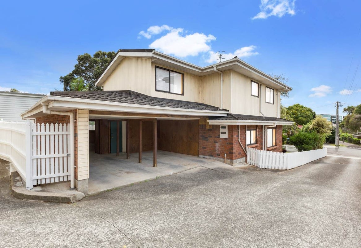 8A Wendell Place, Greenlane, Auckland - Carousel 1