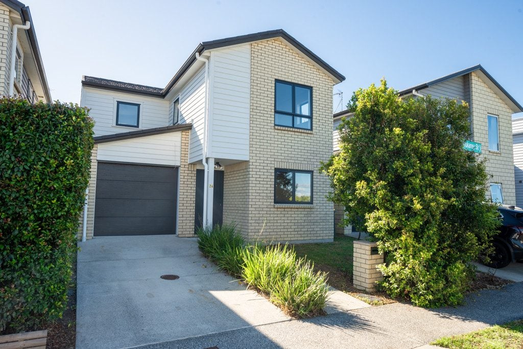 26 Ipukarea Street, Weymouth, Auckland - Carousel 1