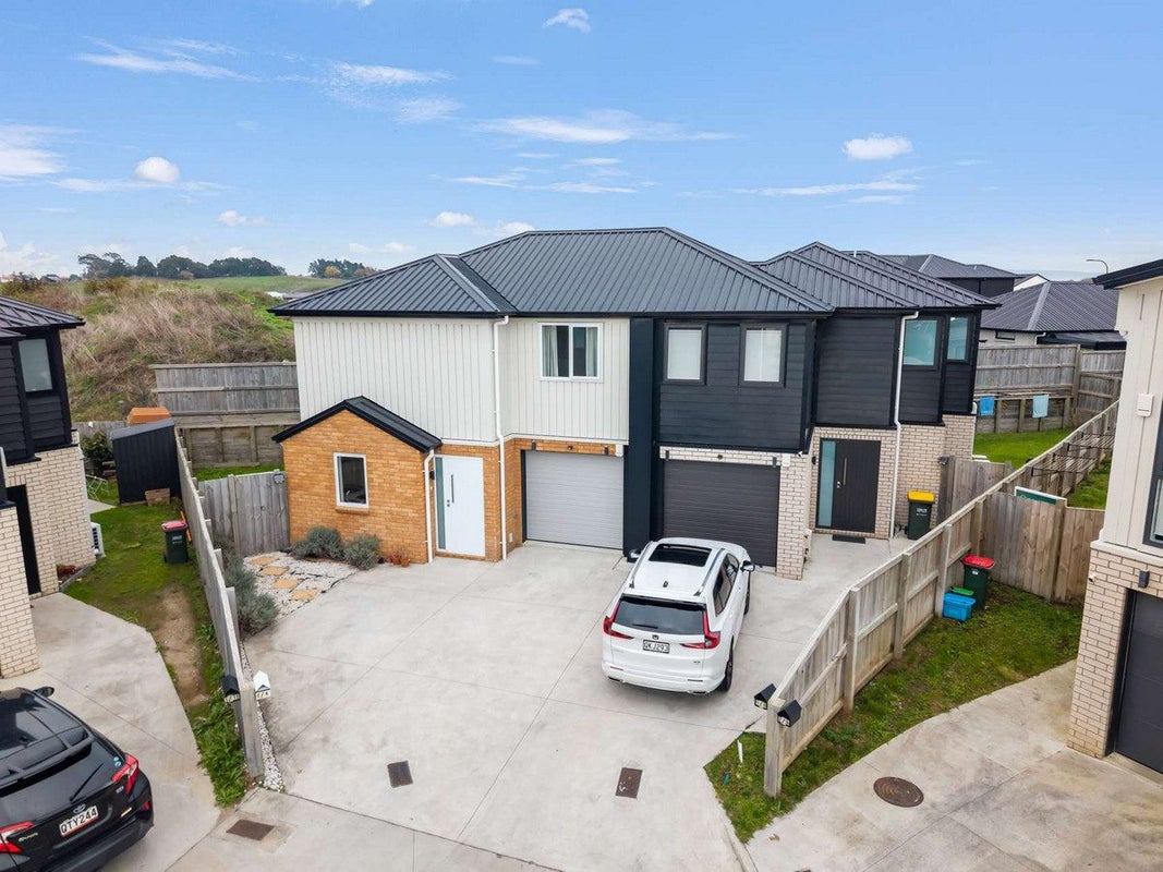 2/8 Mila Paige Close, Glenview, Hamilton - Carousel 2