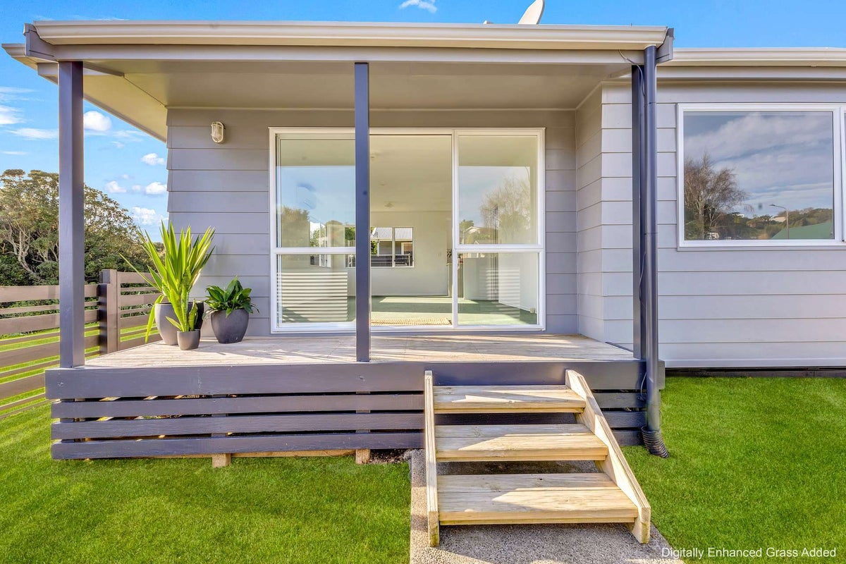 1/58 Riversdale Drive, Merrilands, New Plymouth - Carousel 2