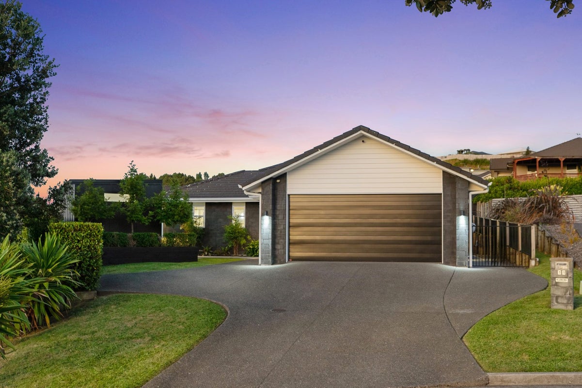 11 Caldera Close, Pyes Pa, Tauranga - Carousel 1