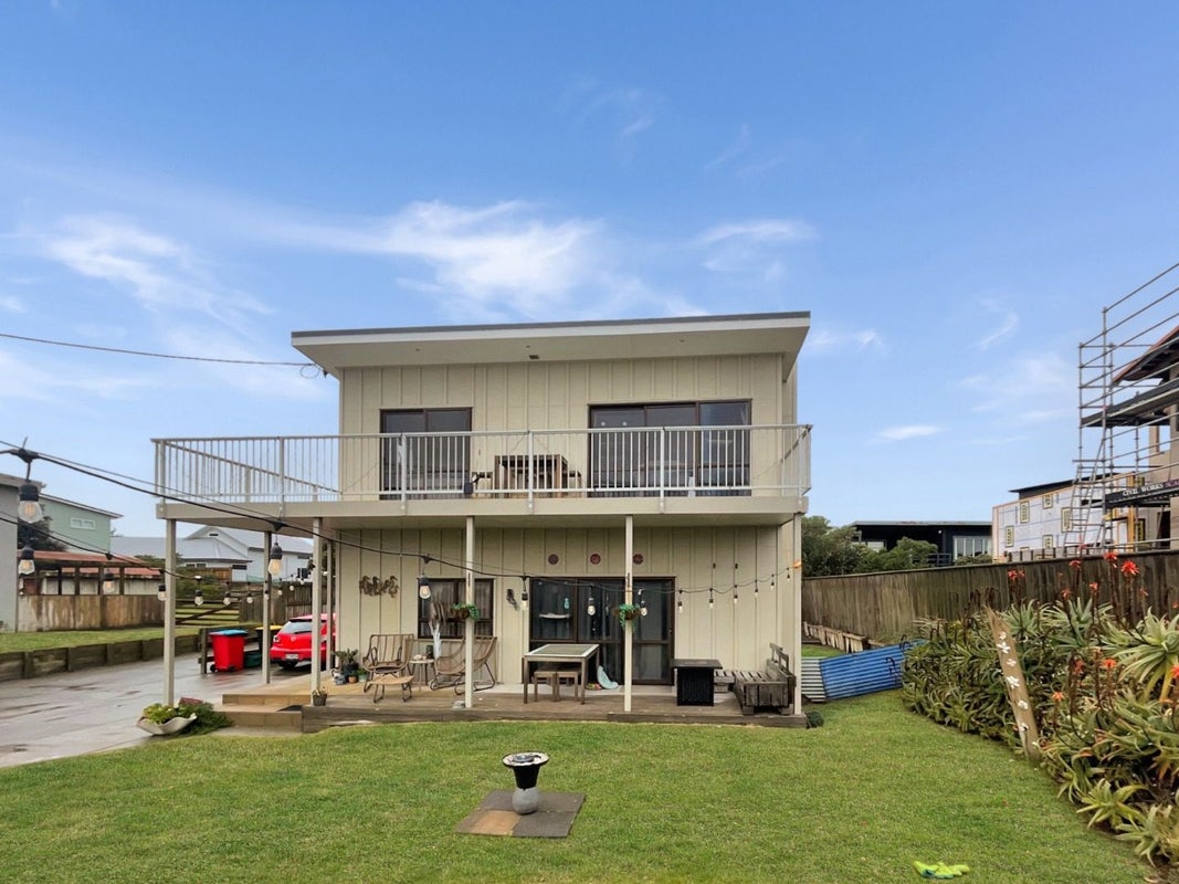 5 Marine Parade North, Foxton Beach, Foxton - Carousel 1