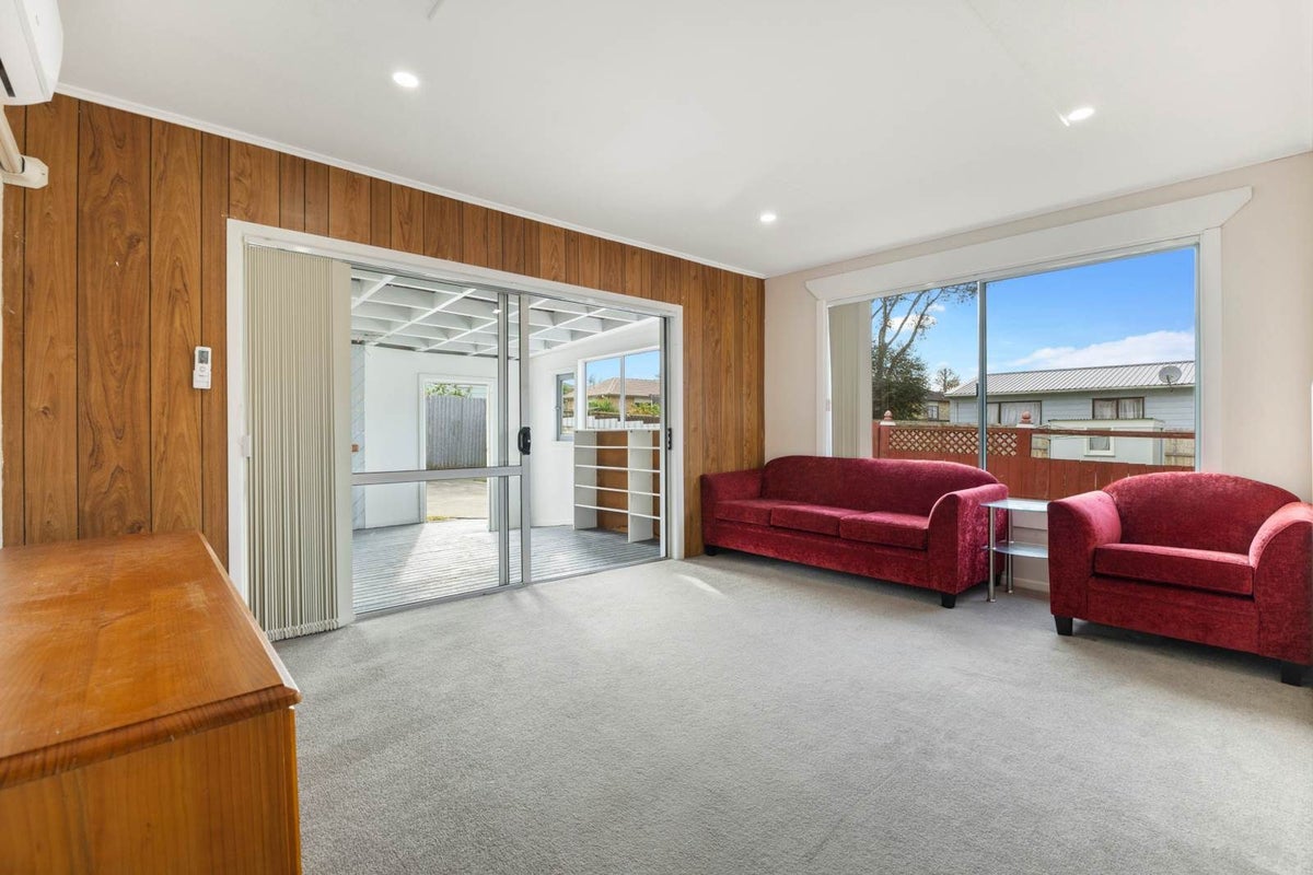 11 Gifford Road, Papatoetoe, Auckland - Carousel 2
