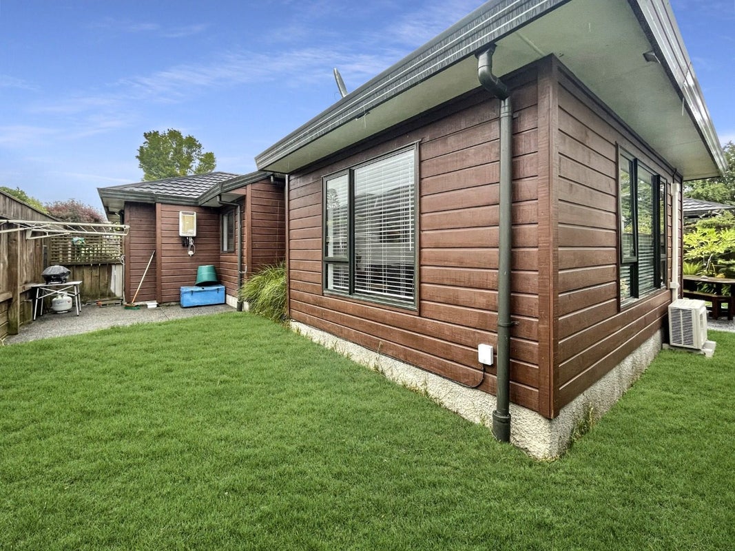 2/358 Waiwhetu Road, Fairfield, Lower Hutt - Carousel 1