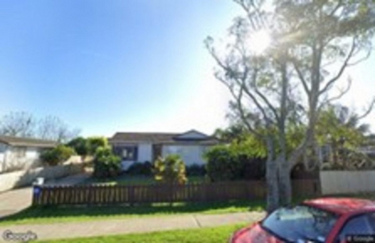 8 Adel Place, Weymouth, Auckland - Carousel 1