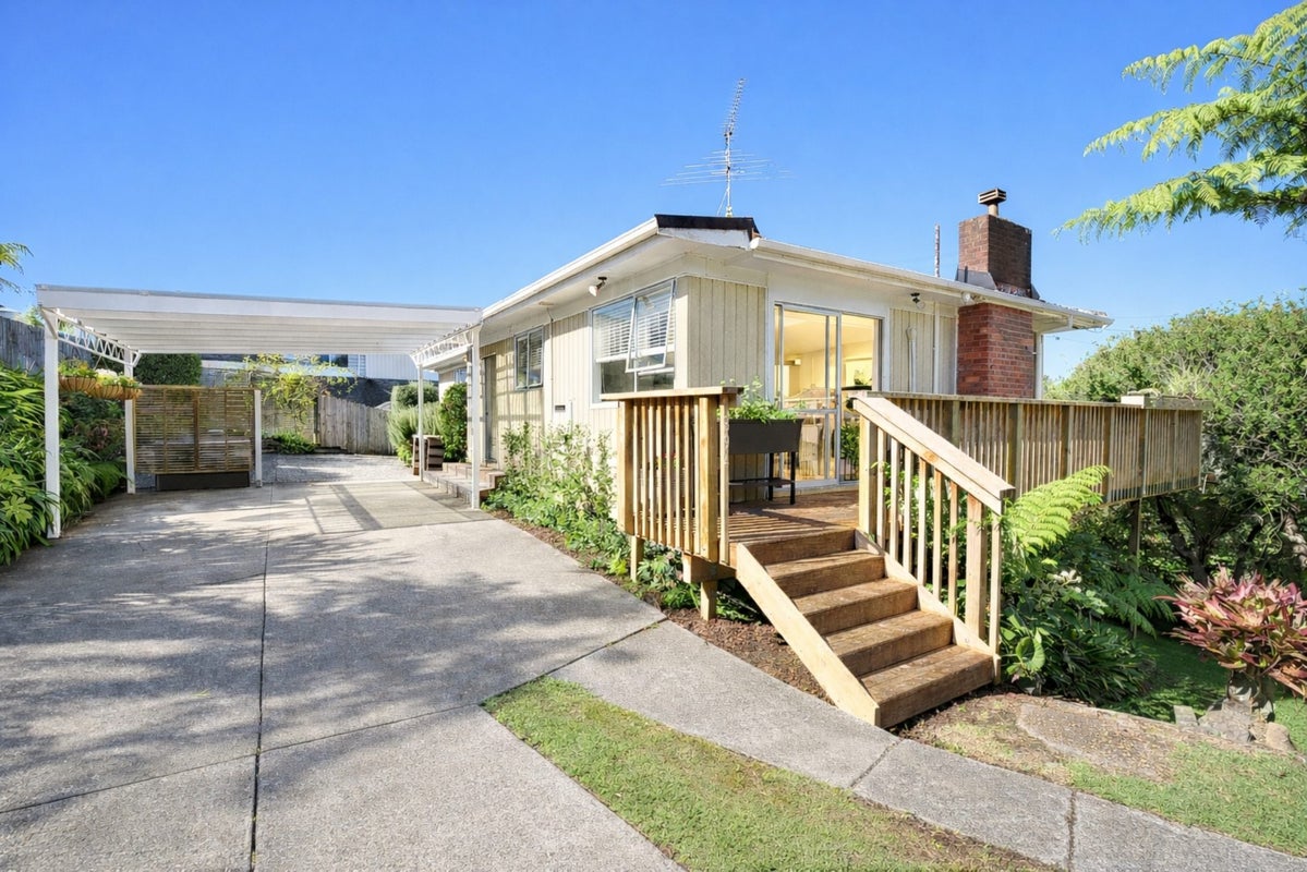 39A Tomo Street, New Lynn, Auckland - Carousel 1