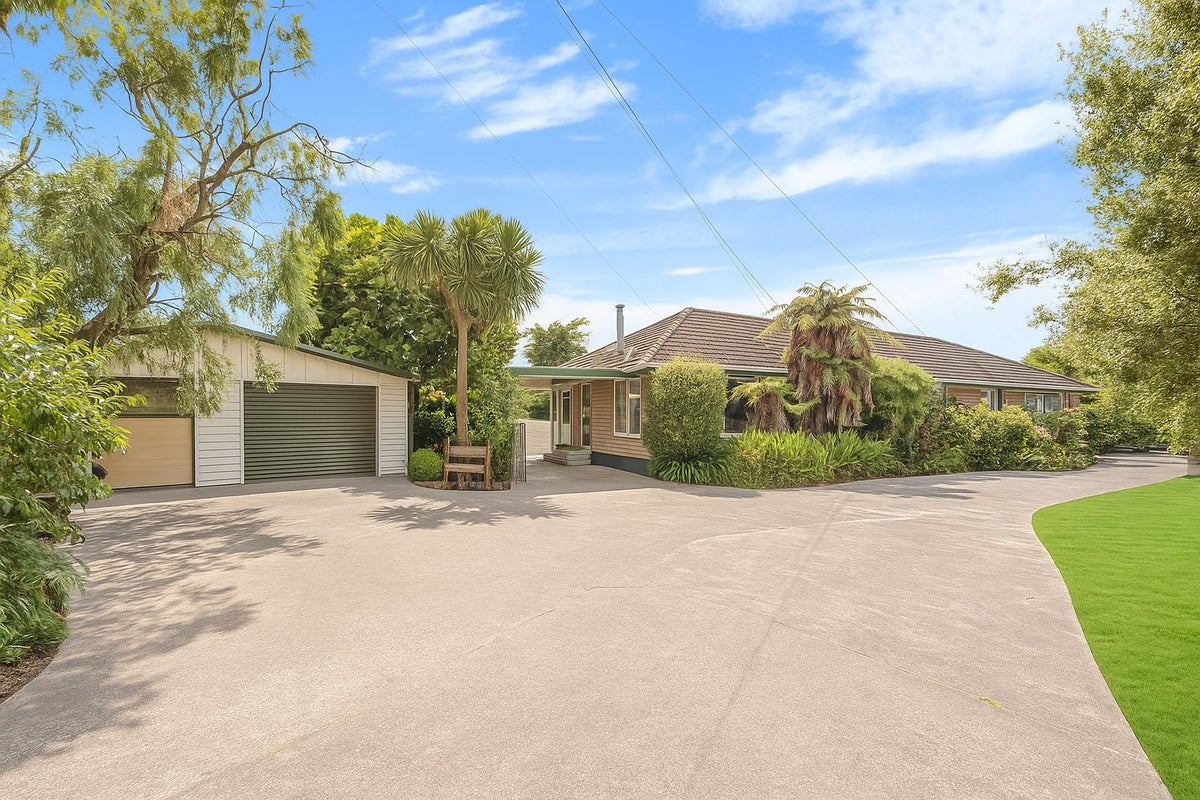 77 Birdwood Avenue, Papatoetoe, Auckland - Carousel 2