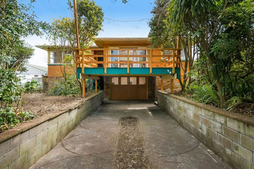 98 Wharf Road, Te Atatu Peninsula, Auckland - Carousel 1