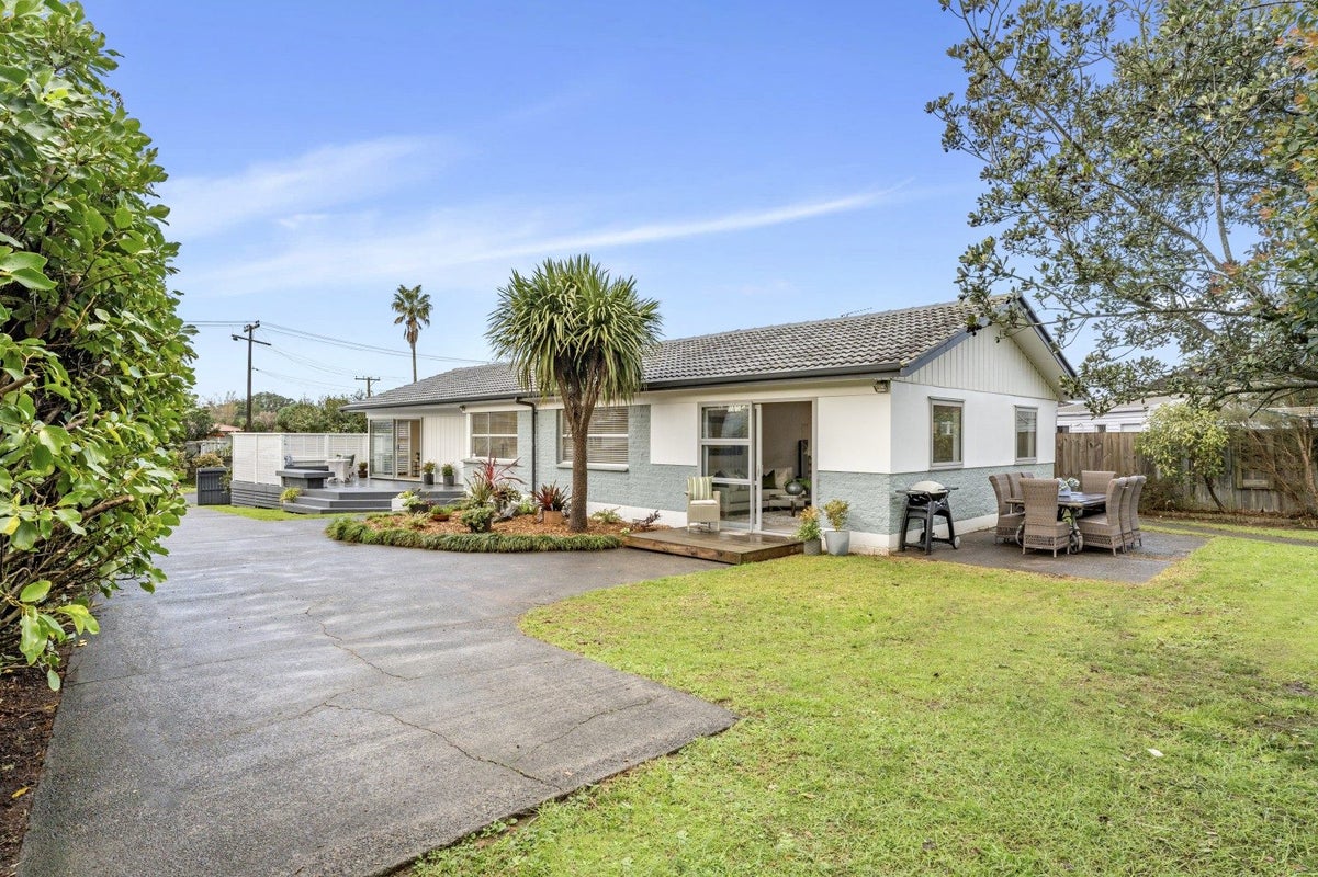 3 Toatoa Place, Mangere Bridge, Auckland - Carousel 1