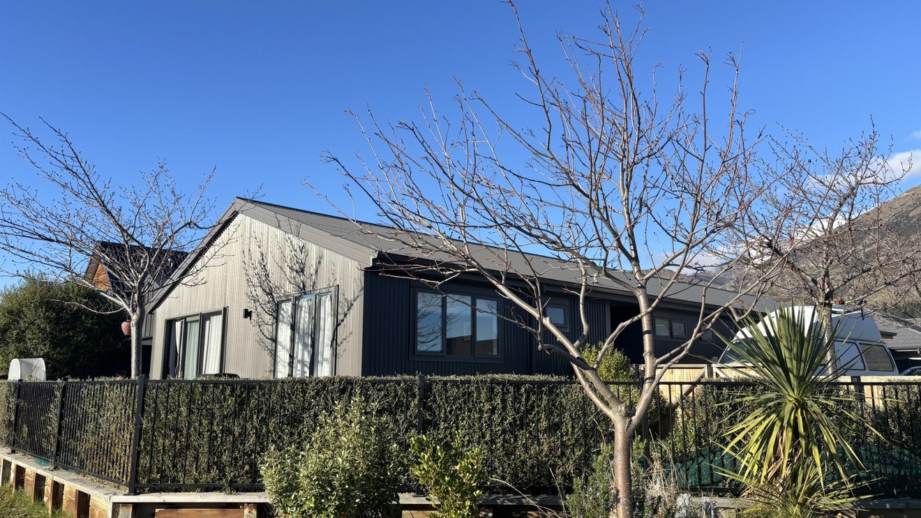 64 Toni's Terrace, Lower Shotover, Queenstown - Carousel 1