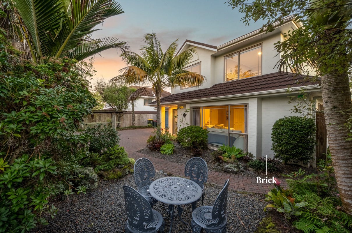 2/9 Belgate Place, Somerville, Manukau - Carousel 2
