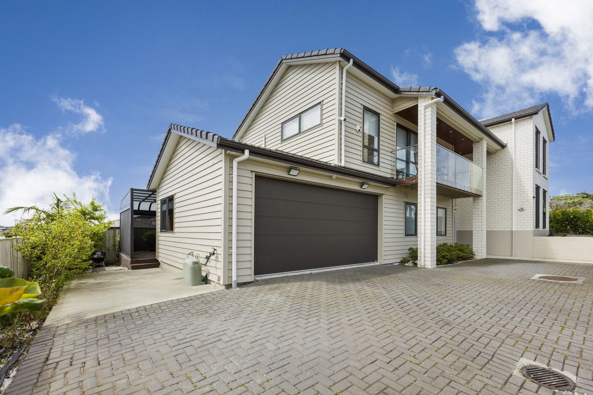 35 McQuoids Road, Flat Bush, Auckland - Carousel 2
