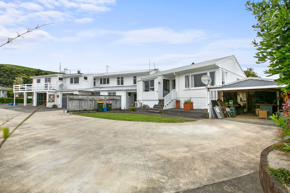 92/1B South Road, Moturoa, New Plymouth - Carousel 2