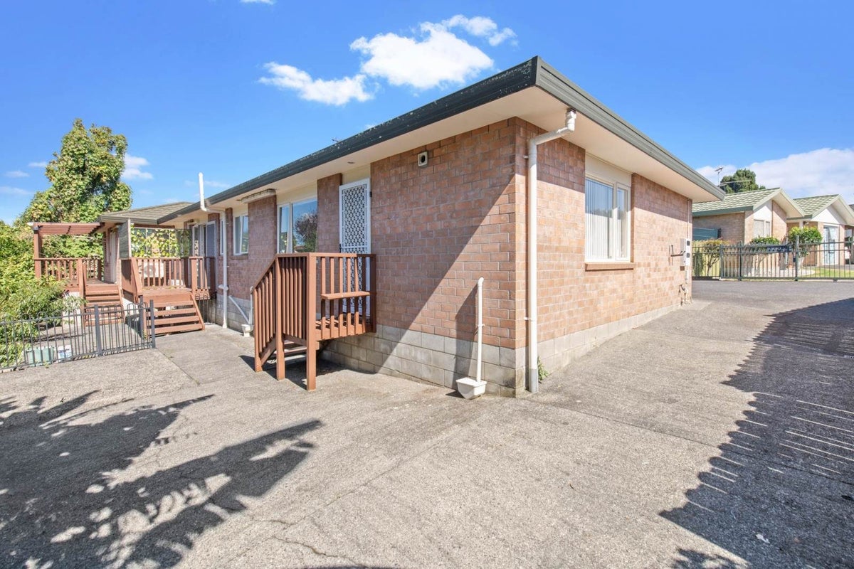 6 Camberley Court, Manurewa East, Auckland - Carousel 2