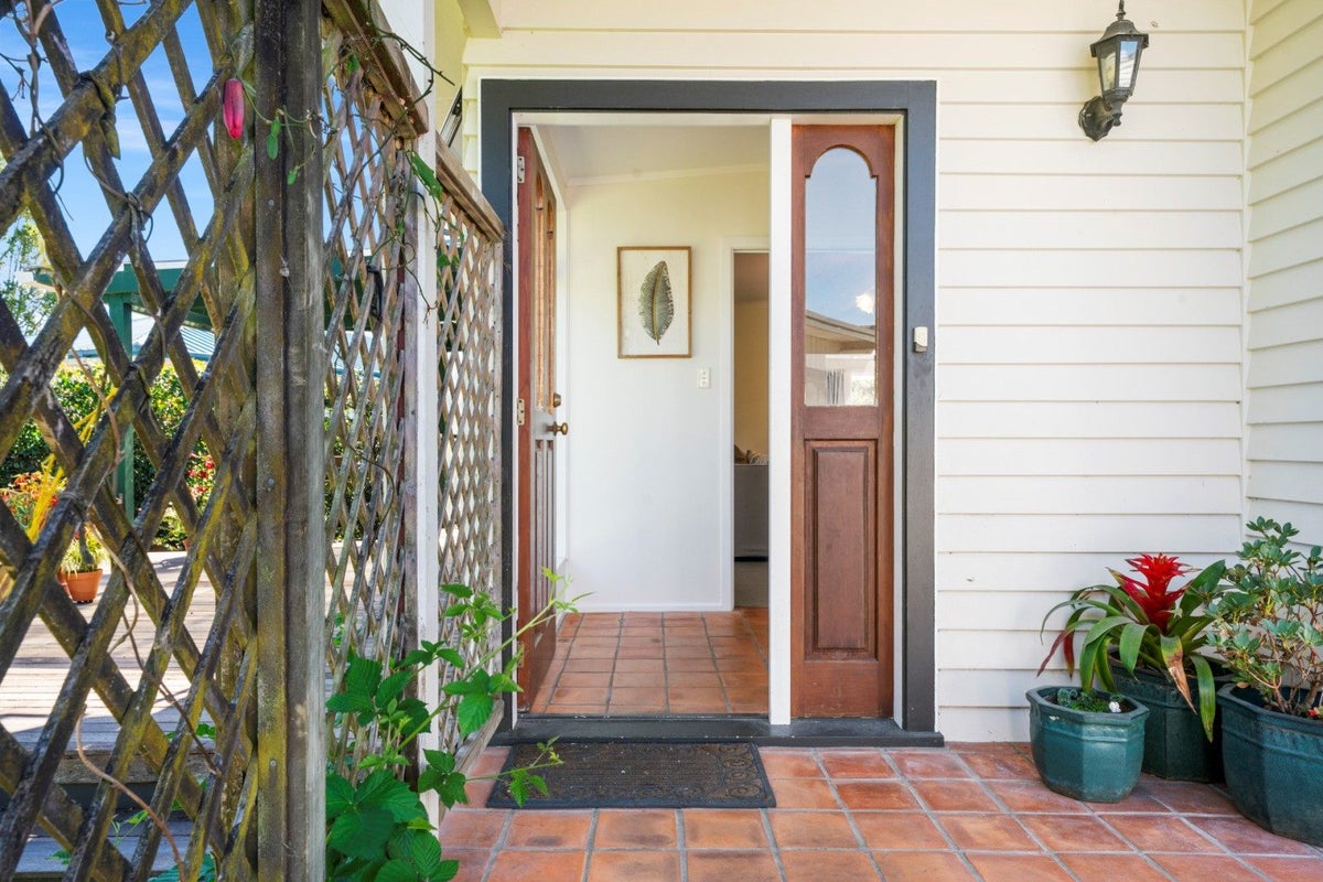 62 Humber Crescent, Gate Pa, Tauranga - Carousel 1